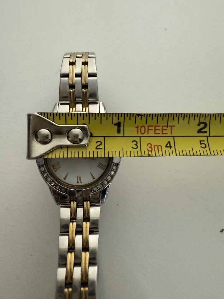 VINTAGE WOMEN LORUS WATCH SILVER AND GOLD STEEL BAND DIAMANTÉ FACE ROMAN NUMERAL - image 4 of 4