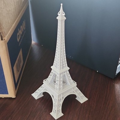 White Eiffel Tower Plastic Figurine Modern Paris Matte Carvings Sculpture 3D 
