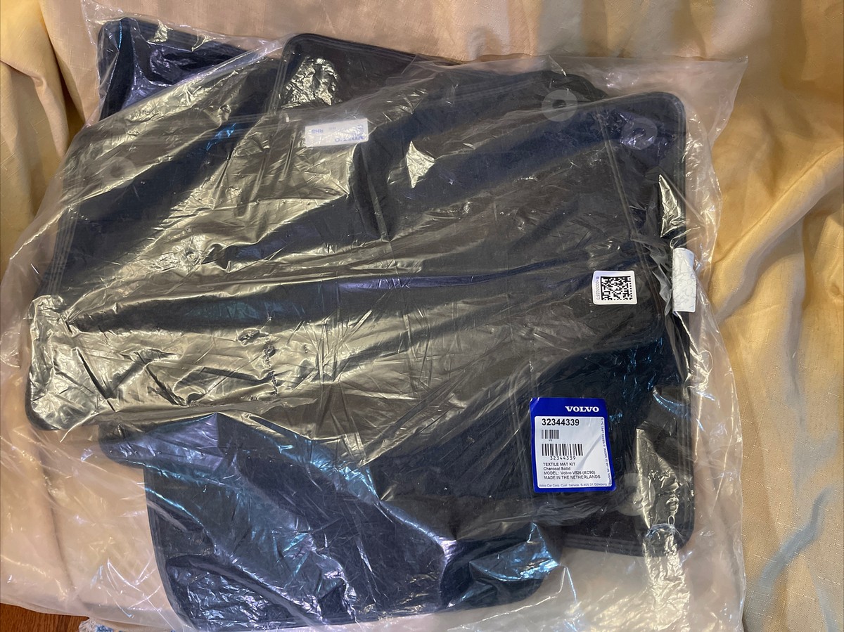 Genuine Volvo V526 XC90 Set 4 Charcoal Solid Carpet Floor Mats