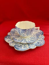 c 1889 Wileman & Co daisy shaped tea trio "Trailing Ivy" blue, pattern #216