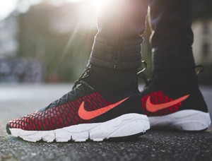 Nike Air Footscape Magista Nero Rosso Flyknit calzino sneaker con Uomini Taglia 9 9.5 Nike Air Footscape Magista Nero Rosso Flyknit calzino sneaker con Uomini Taglia 9 9.5