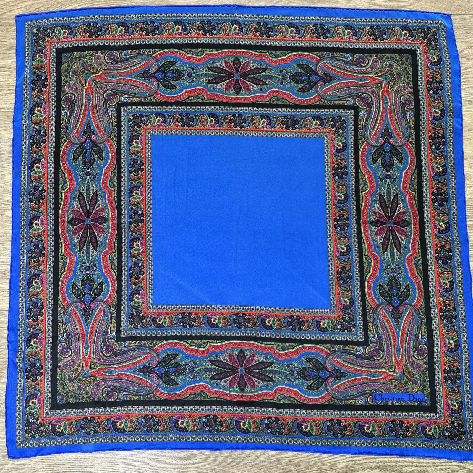 Foulard Christian Dior en soie imprimé cachemire 87*87 cm