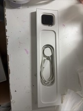 Apple Watch SE (2nd Gen) 40mm GPS Smartwatch with Starlight Aluminium Case