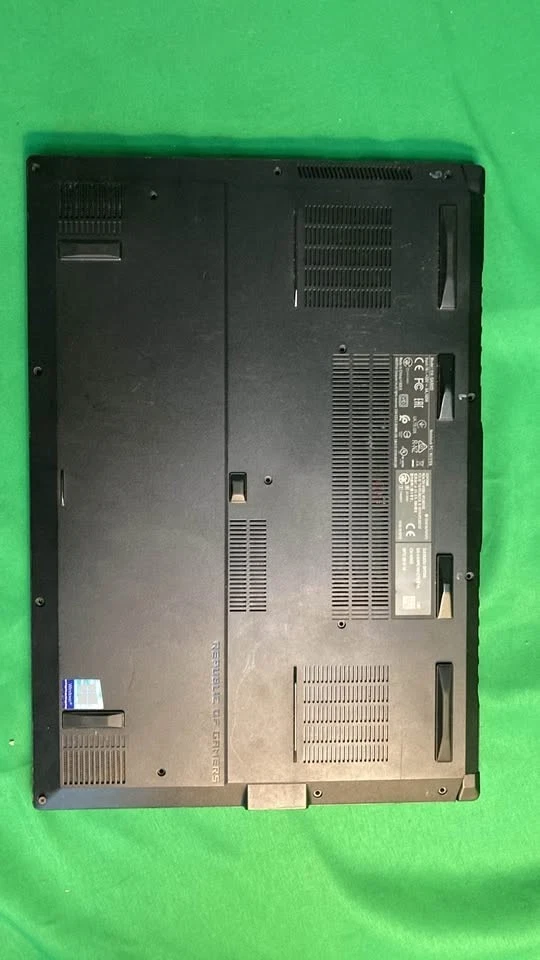 ASUS ROG Zephyrus GA502 - Ryzen, 16GB, 500GB - FOR PARTS NOT WORKING - Image 3 of 4