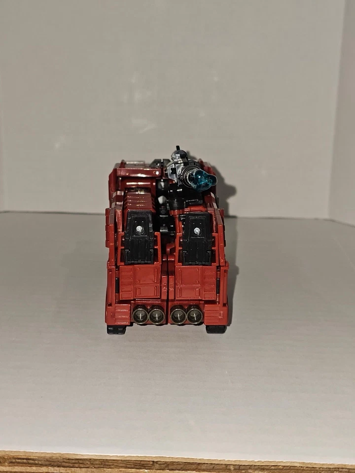 Transformers Universe Classics Voyager Class Inferno - Image 3 of 4