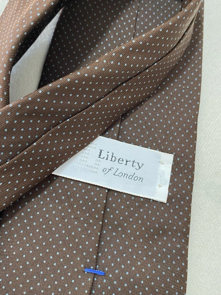 Corbata de hombre LIBERTY OF LONDON marrón seda. Patrón de lunares. Ex Con Foto 2 de 3