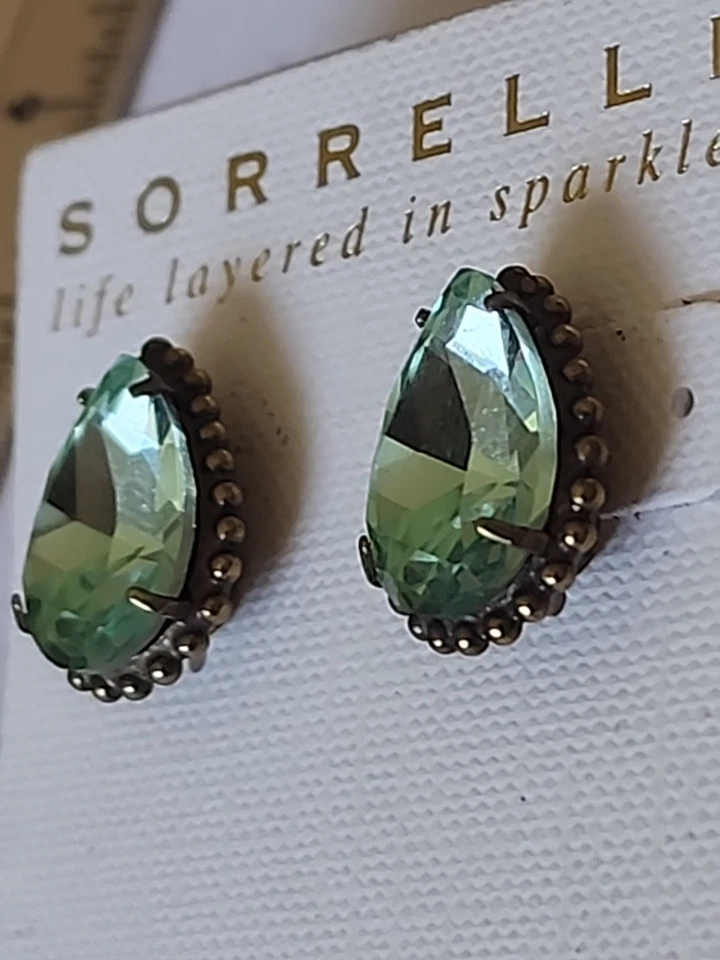 Nuevos aretes Sorrelli Eileen corte pera - volcán - cristal oro brillante latón Foto 4 de 4