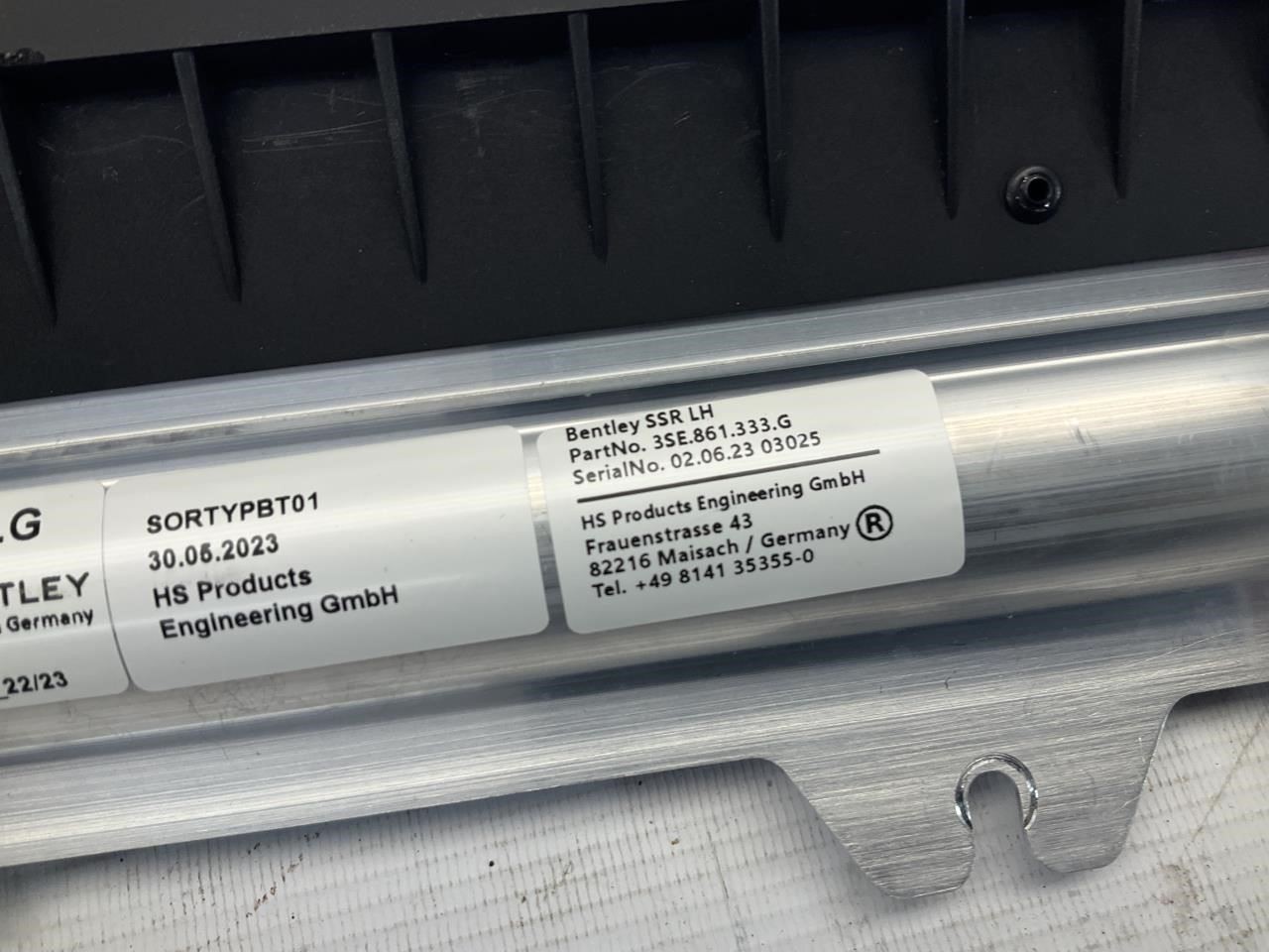 20-25 Bentley Flying Spur Front Left Door Window Roller Blind Q