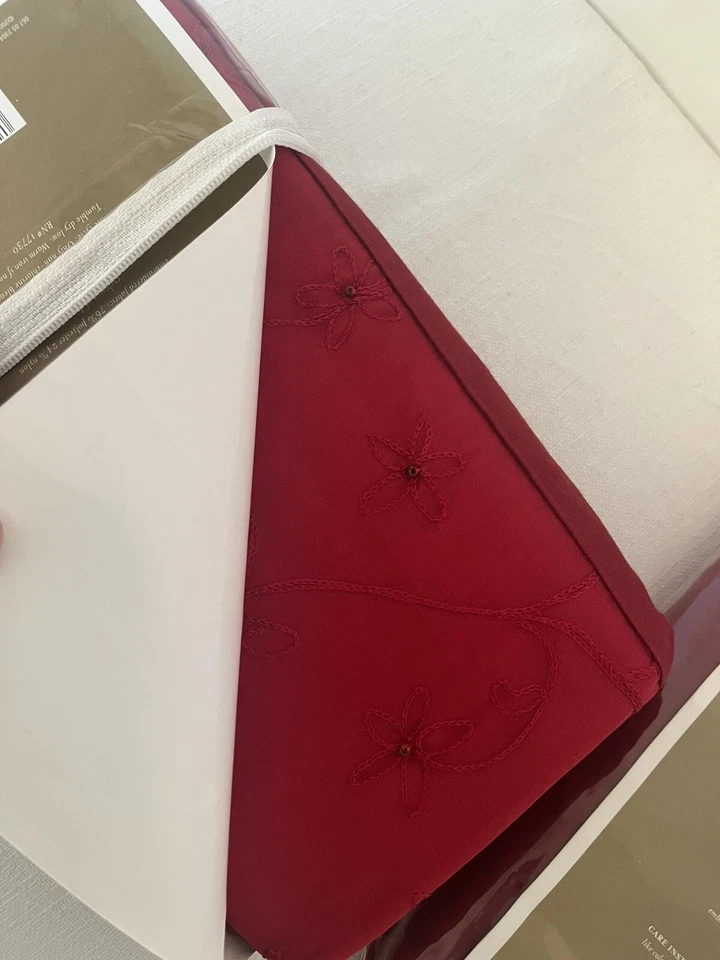 (2) ¡Cubiertas para sillas de comedor Target Red Fabric 42"" San Valentín! Sin brazos ~ Nuevo Foto 3 de 3