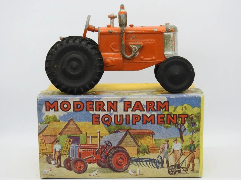 CRESCENT TOYS VERY RARE BOXED 1948 DIECAST No.1805 FARM TRACTOR - Image 2 of 4