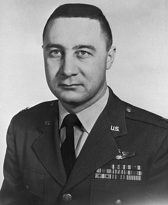 Washington Three of young test pilots chosen to train for honor of- Old Photo 2