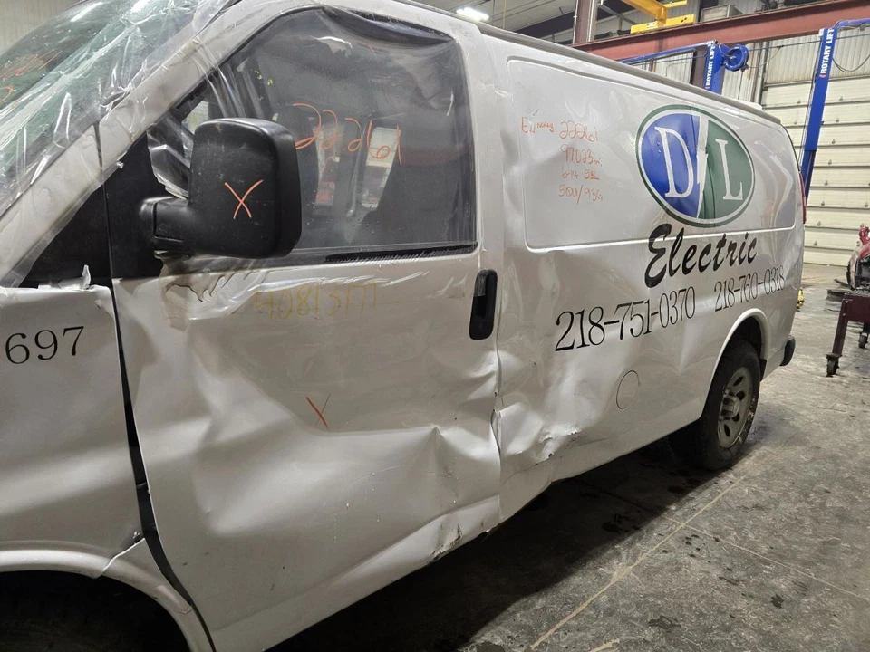 03 - 14 CHEVROLET EXPRESS 1500 VAN Passenger side Rear Door Window E869872 Foto 2 de 4