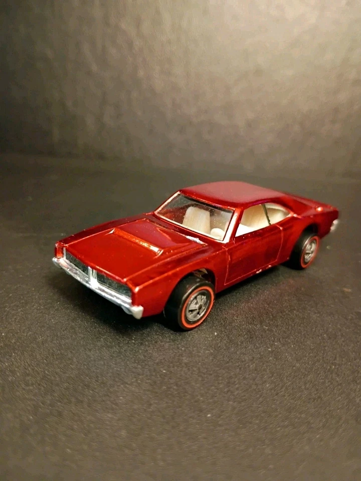 HotWheels Redline Custom Dodge Charger Red 1968 VN/MINT - Image 4 of 4