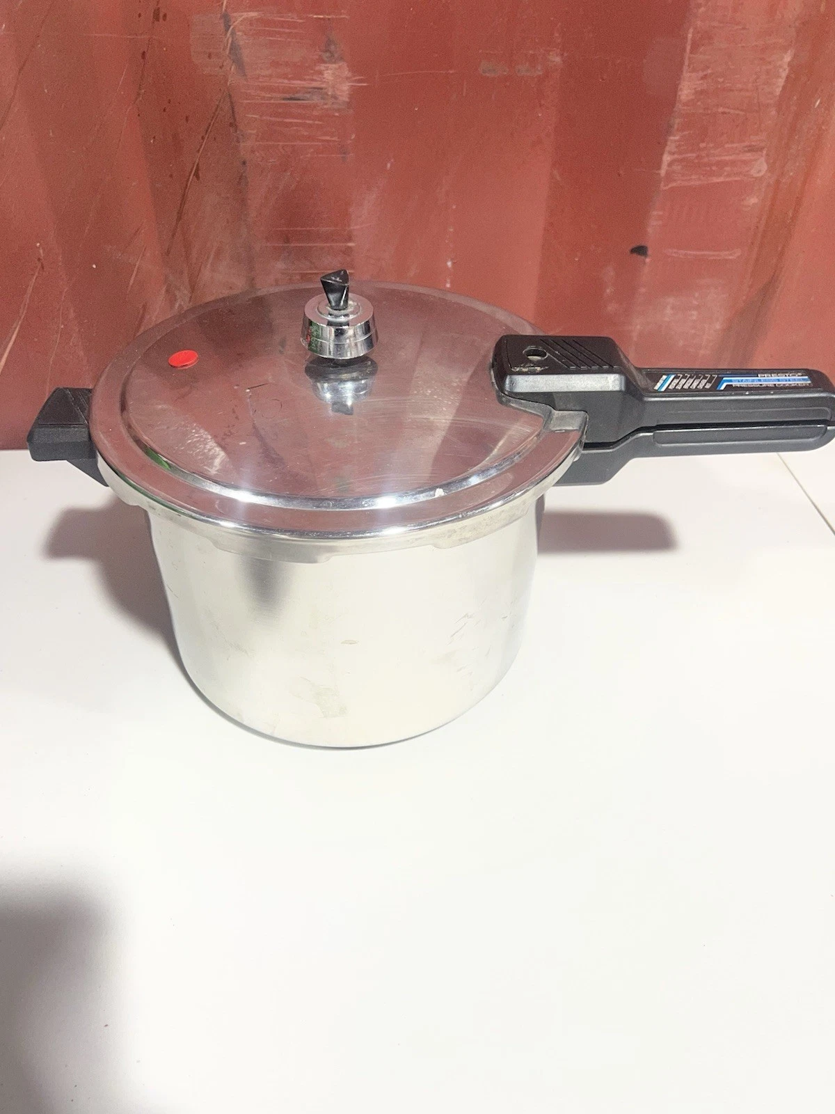 Presto Stainless Steel Pressure Cooker 4 Quart Used
Opens in a new window or tab