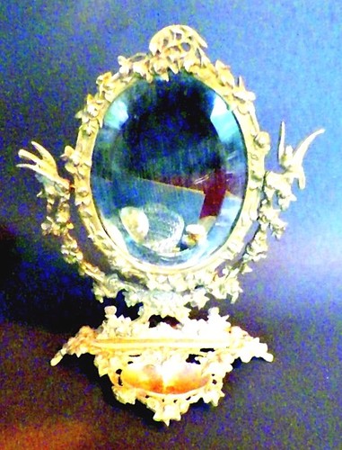 VINTAGE VICTORIAN ORNATE GILT BRASS VANITY MIRROR - Picture 9 of 9