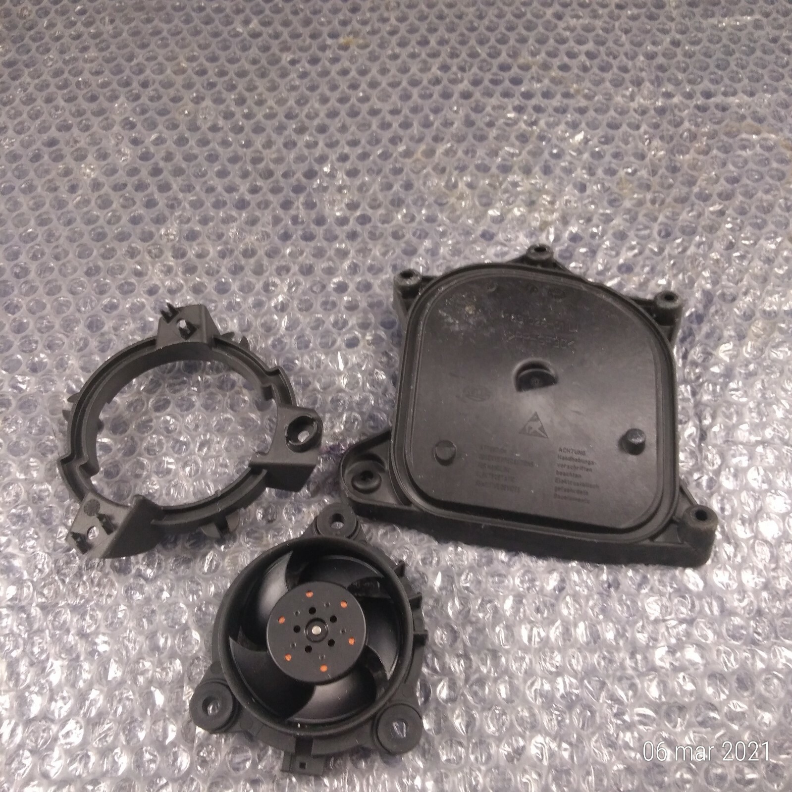 Mercedes W212 Left Headlight Cooling Fan Kit A2129068302
