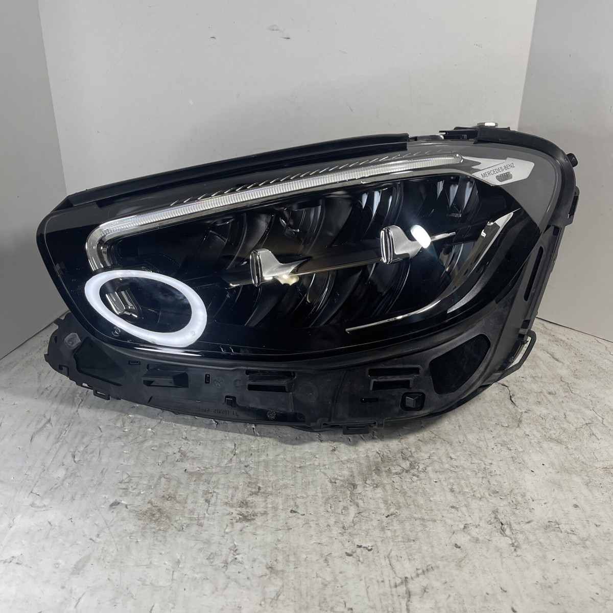 2021 2022 Mercedes Benz E class Head Light Left Side E63 E300 E
