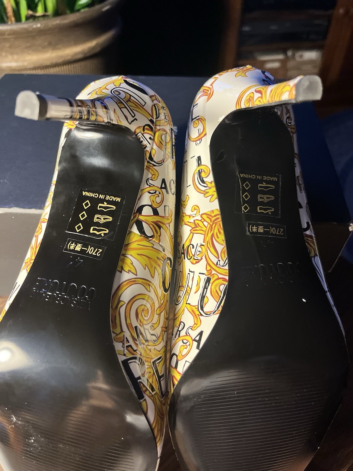 Versace Jeans Couture High Heel Medusa insignia Patent Leather Pumps EU 41/US 10 image 5