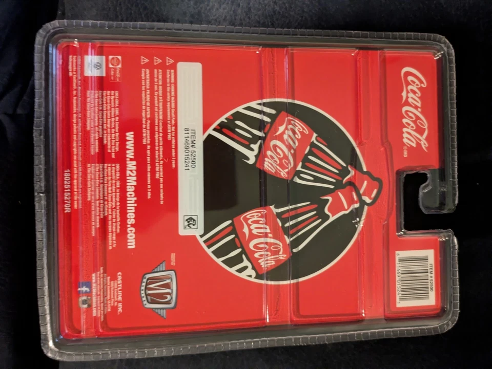 M2 Machines Coca-Cola 1960 VW Delivery Van CHASE Christmas Edition - Image 2 of 4