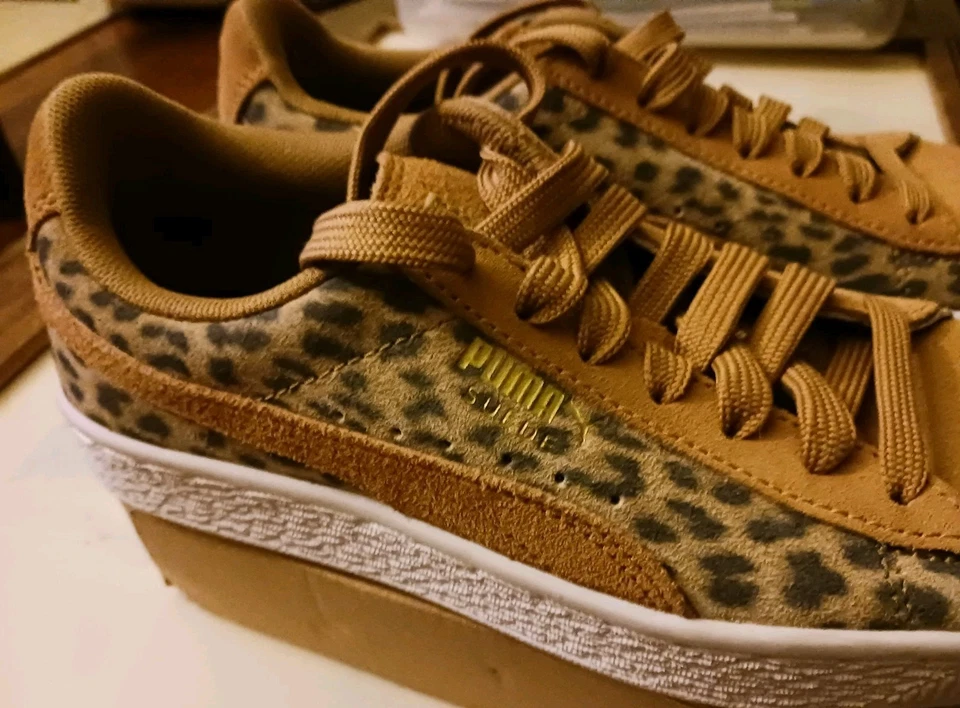 Puma Gamuza Niñas Guepardo Talla 4C Usado en Excelente Condición Foto 2 de 4