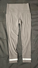Athleta Salutation Stash Pocket 7/8 Tight Leggings Womens Size Small Gray/ White