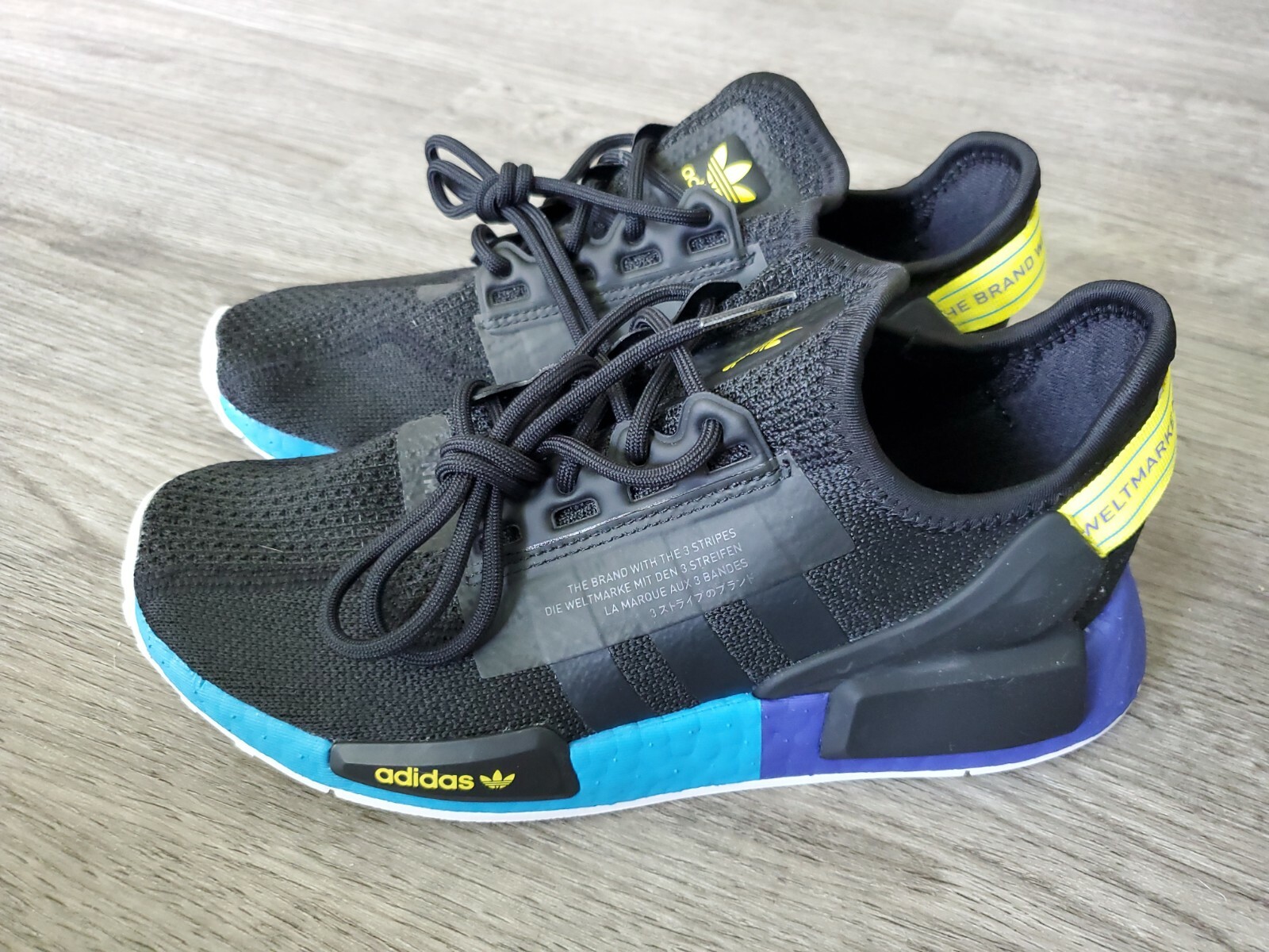 Adidas NMD R1 v2 CORE BLACK PURPLE BLUE 