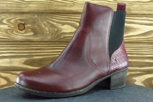 burgundy leather uggs