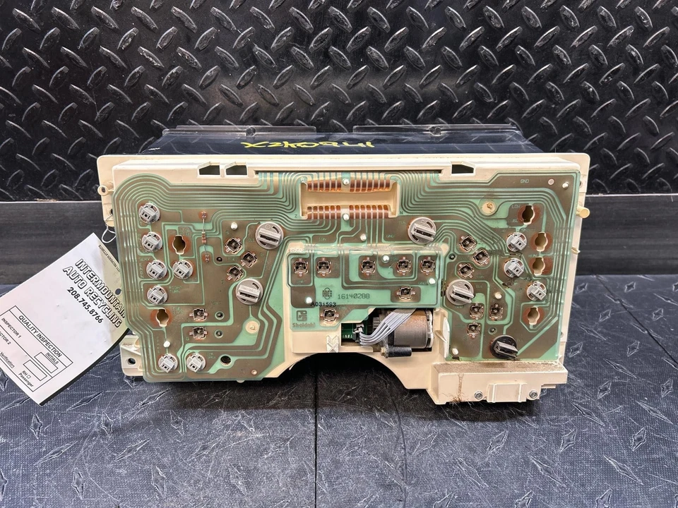 92-93 GMC1500 Speedometer 16140015QPA gasoline w/o tachometer; (cluster) - Image 2 of 3