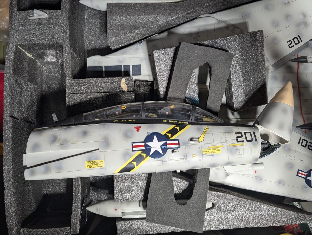 UNIMAX 1/72 F-14A Tomcat VF-84 ジョリーロジャース 【公式通販】