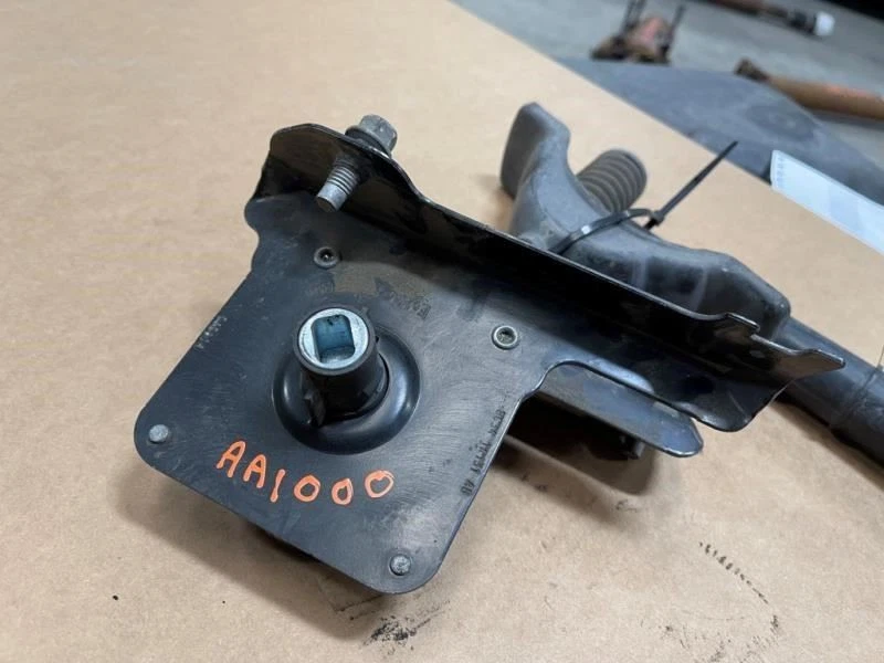 Suporte de quadro de suporte de roda sobressalente 2015 Ford F350 Super Duty usado SRW - Imagem 4 de 4