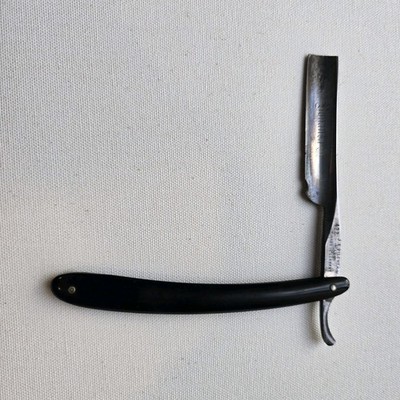Vintage J.E. Pilcher The Bonanza 422 Straight Razor Black Handle Germany