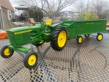 Vintage Original Ertl John Deere 4020 Toy Farm Tractor & 112 Chuck Wagon Trailer