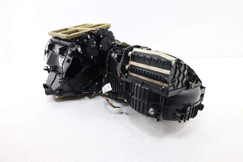 2017 - 2020 BMW 430I F33 HVAC AQUECEDOR NÚCLEO VENTILADOR MOTOR CARCAÇA FABRICANTE DE EQUIPAMENTO ORIGINAL 64119325141 - Imagem 3 de 4