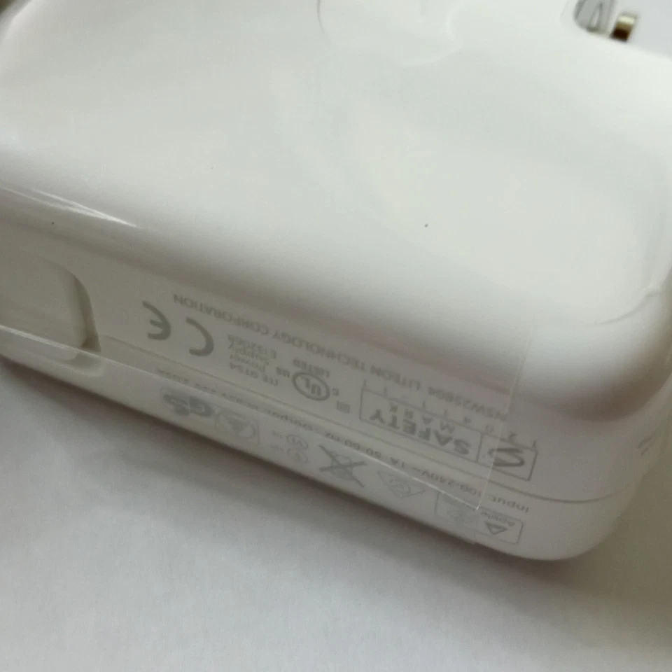 Genuine Apple 45W MagSafe 2 Power Adapter Charger For  MacBook AIR 11”-13” - Image 3 of 4