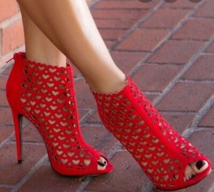 red heart heels