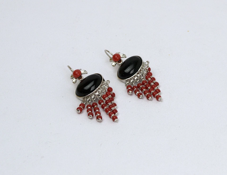 ORECCHINI IN ARGENTO 925 CABOCHON ONICE  OVALE CON PENDOLI CORALLO - AGHT 0768 - - Immagine 2 di 3