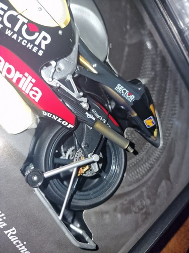 Minichamps 122 020003 Aprilia RSV 250ccm MS Aprilia Racing GP 2002 Melandri 1/12 - Picture 5 of 5