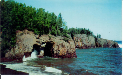 Vintage Cave of the Waves Hudson's Bay Trail Lake Superior Unposted Postcard