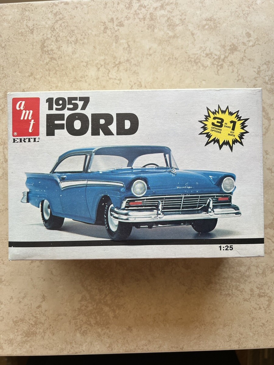 AMT 1957 Ford Coupe 1/25