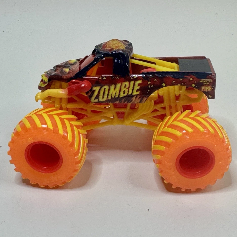 Camión fundido a presión Spin Master Monster Jam Zombie Fire 1:64 🔥 Serie Fire & Ice Foto 3 de 4