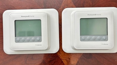 Set of 2 - Honeywell TH421OU2002 Programmable Thermostats
