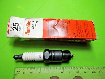 Autolite Spark Plug p/n 25 NOS Chevrolet GMC Ford Car and Trucks # 76