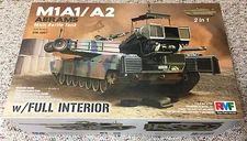 Rye Field Model 1/35 M1A1/A2 Abrams w/ Full Interior 2-in-1