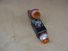 ALLEN BRADLEY 800MR-QB24S D PUSH BUTTON AMBER ILLUMINATED LOT OF 2