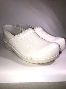 sanitas clogs