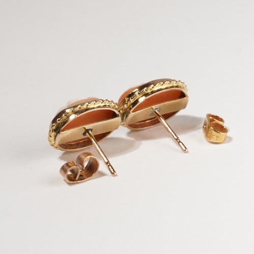 Vintage Oval Cameo Shell Stud Earrings 9ct Gold Screw Back Victorian Style - Picture 3 of 6