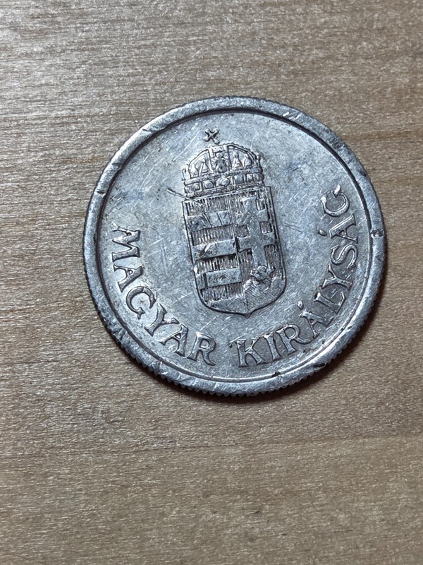 Hungary 1 Pengo coin, 1944. KM# 521, aluminum. Hungarian coat of arms.