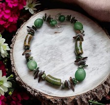 Perlen Kette Grünton  Verschiedene Perlen teils Kunststoff XXL Modeschmuck