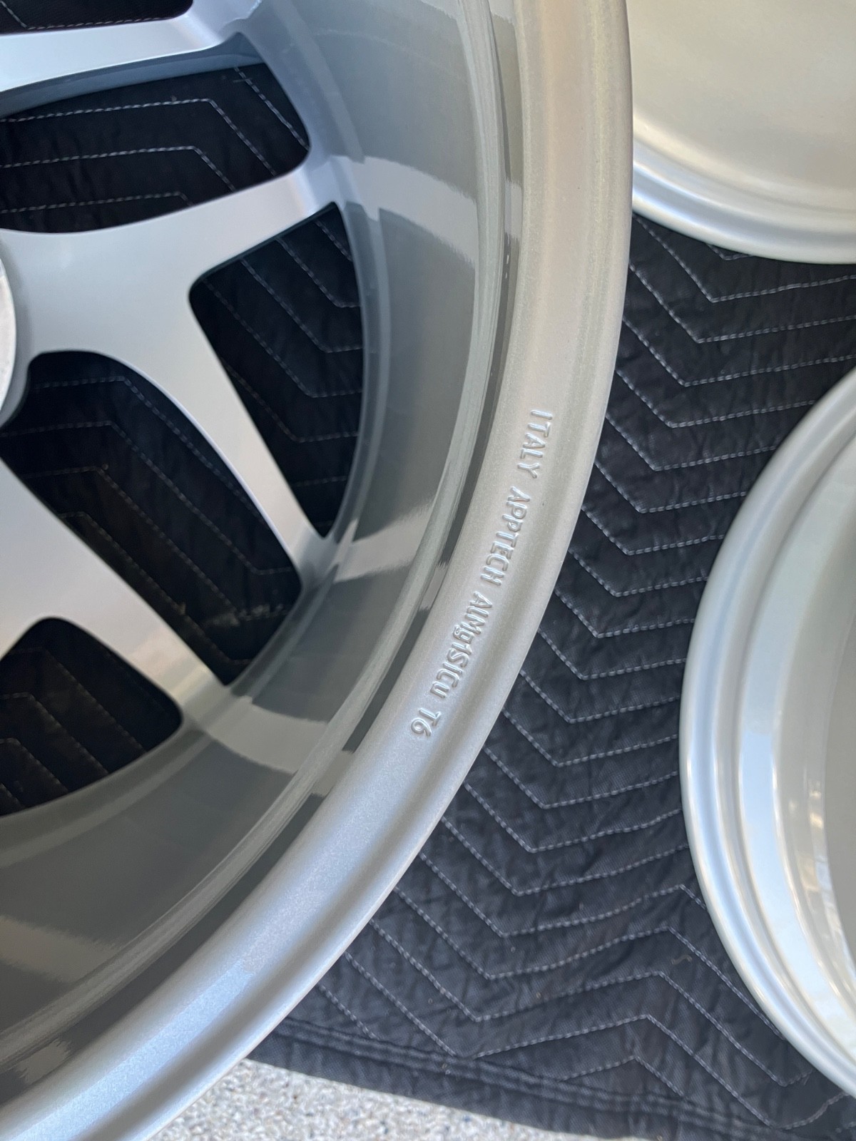Ferrari 812 Wheel