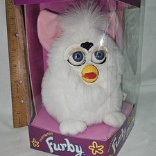 Vintage 1998 Original Furby White Snowball Model 70-800 NEW IN BOX. BS 22